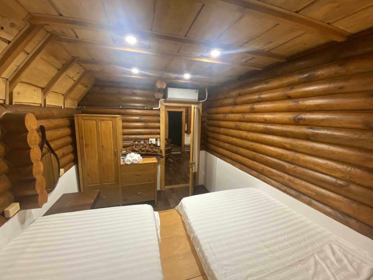 065.nhung kieu nha go bao loc dep de nghi duong khoa lam group