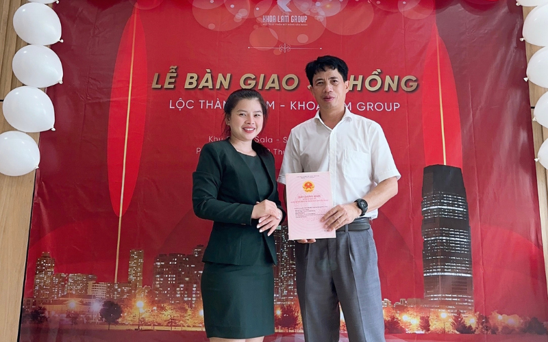 Khoa Lâm Group Bàn Giao Sổ Hồng khoa lam group ban giao sổ hồng làng oa bảo lộc 02
