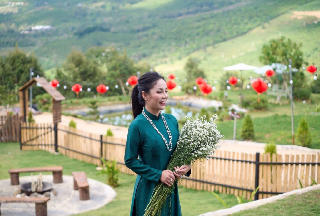 Cuộc thi ảnh nét đẹp áo dài xưa aman 02.Cuoc thi anh net dep ao dai xua Lang Oa