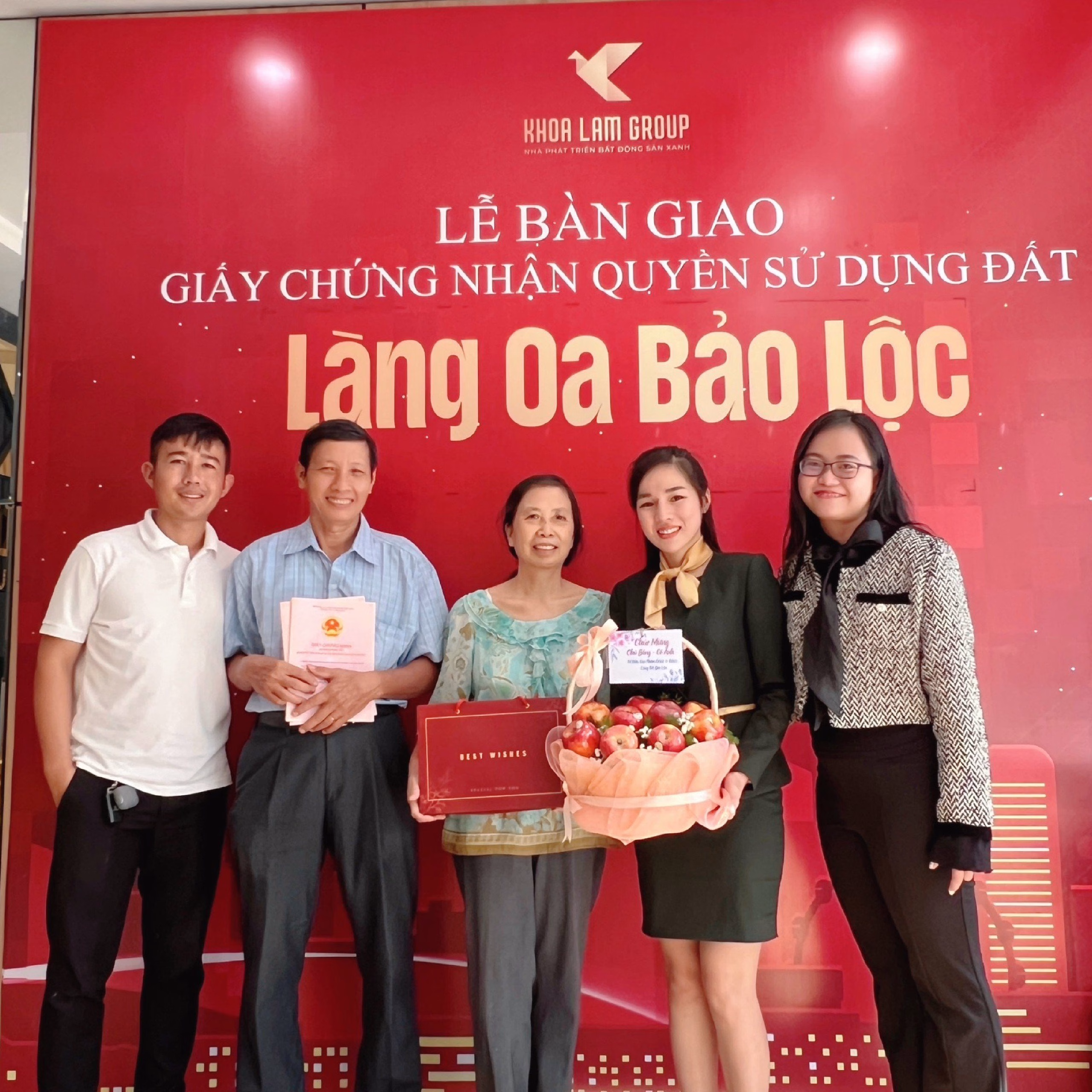10.le ban giao giay chung nhan quyen su dung dat Lang Oa Bao Loc Khoa Lam Group