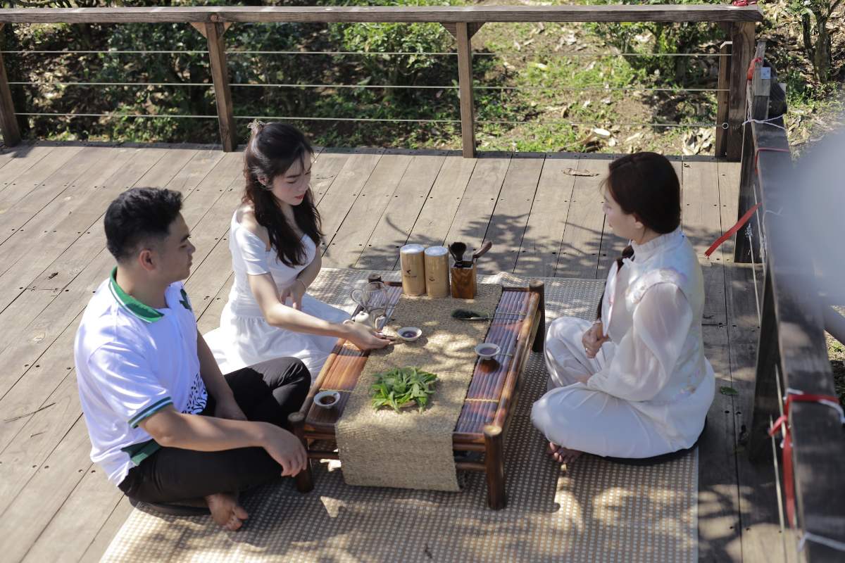 Bàn về nghệ thuật thưởng trà của người Việt cư dan lang oa cùng nhau thưởng thức trà làng oa