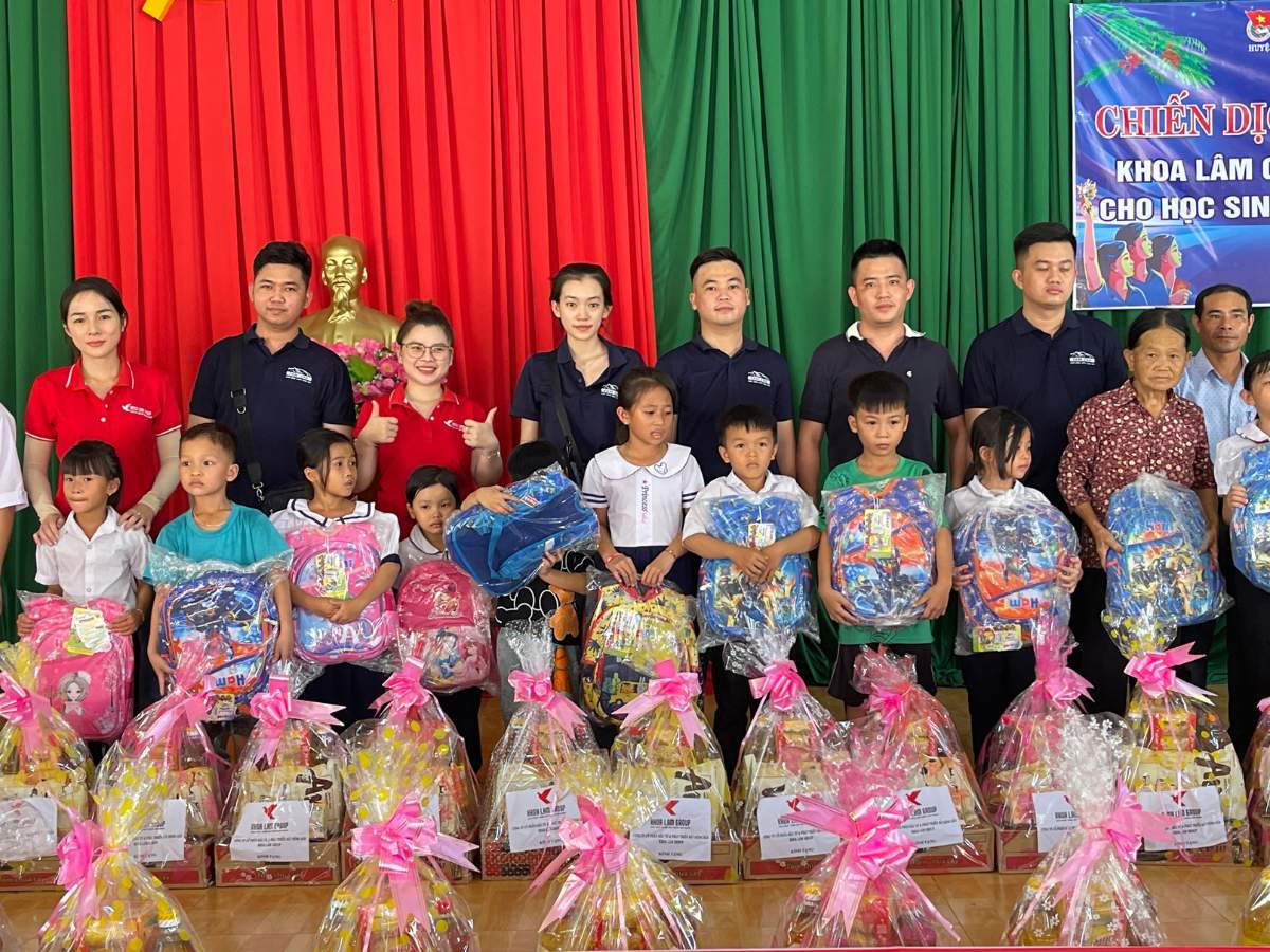 2 Ngày 4 Xã 600 phần quà - Chắp cánh ước mơ đến trẻ em tỉnh Đăk Lắk hoat dong tinh nguyen tai tinh dak lak 5