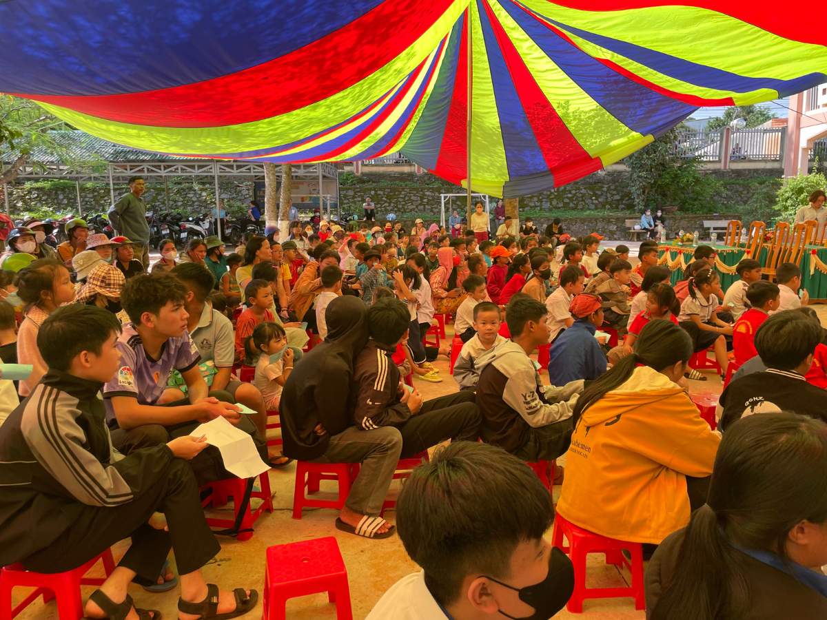 2 Ngày 4 Xã 600 phần quà - Chắp cánh ước mơ đến trẻ em tỉnh Đăk Lắk hoat dong tinh nguyen tai tinh dak lak 6