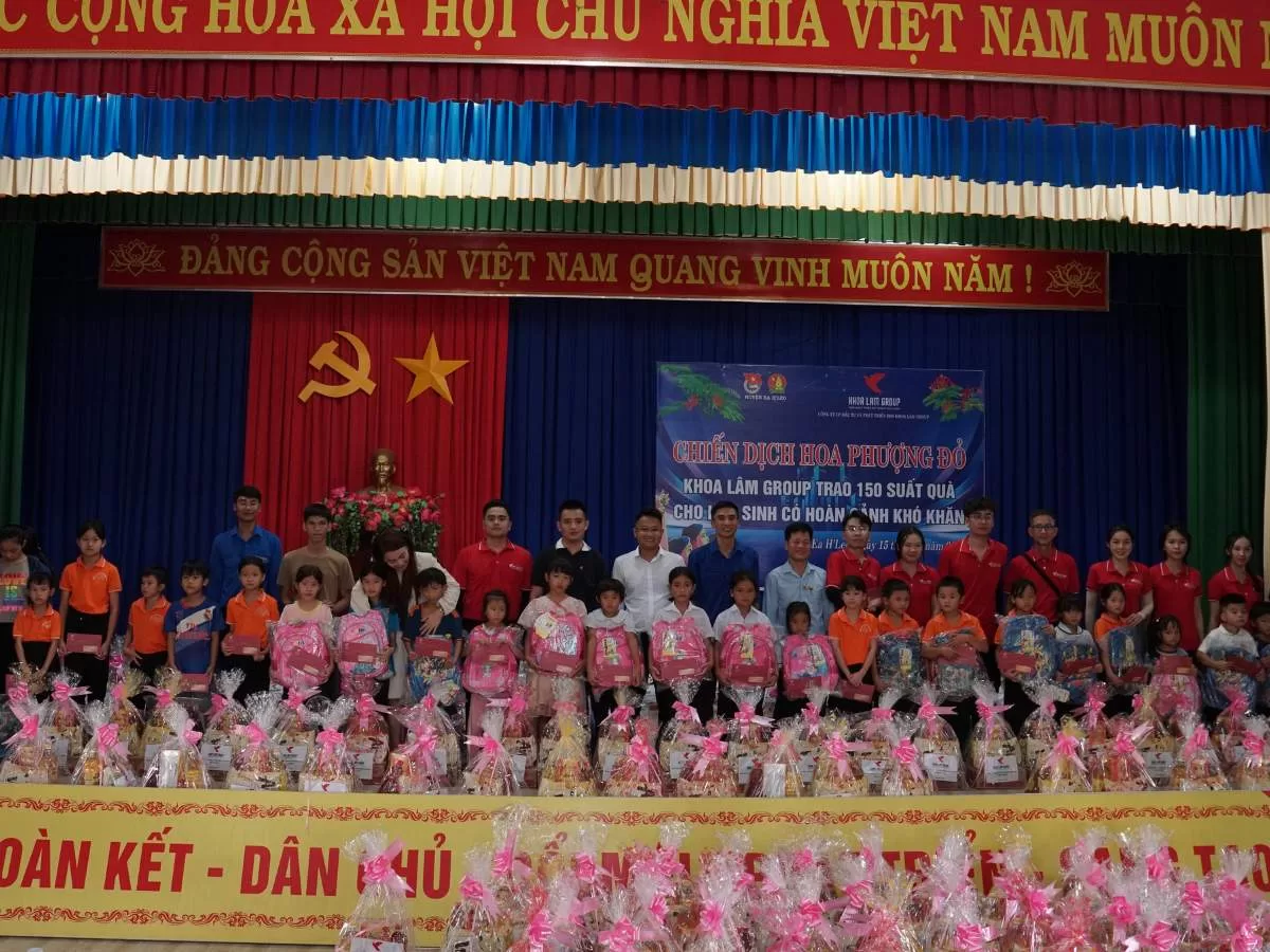 2 Ngày 4 Xã 600 phần quà - Chắp cánh ước mơ đến trẻ em tỉnh Đăk Lắk Tham gia hoạt động tính nguyện của cư dân Làng Oa Bảo Lộc