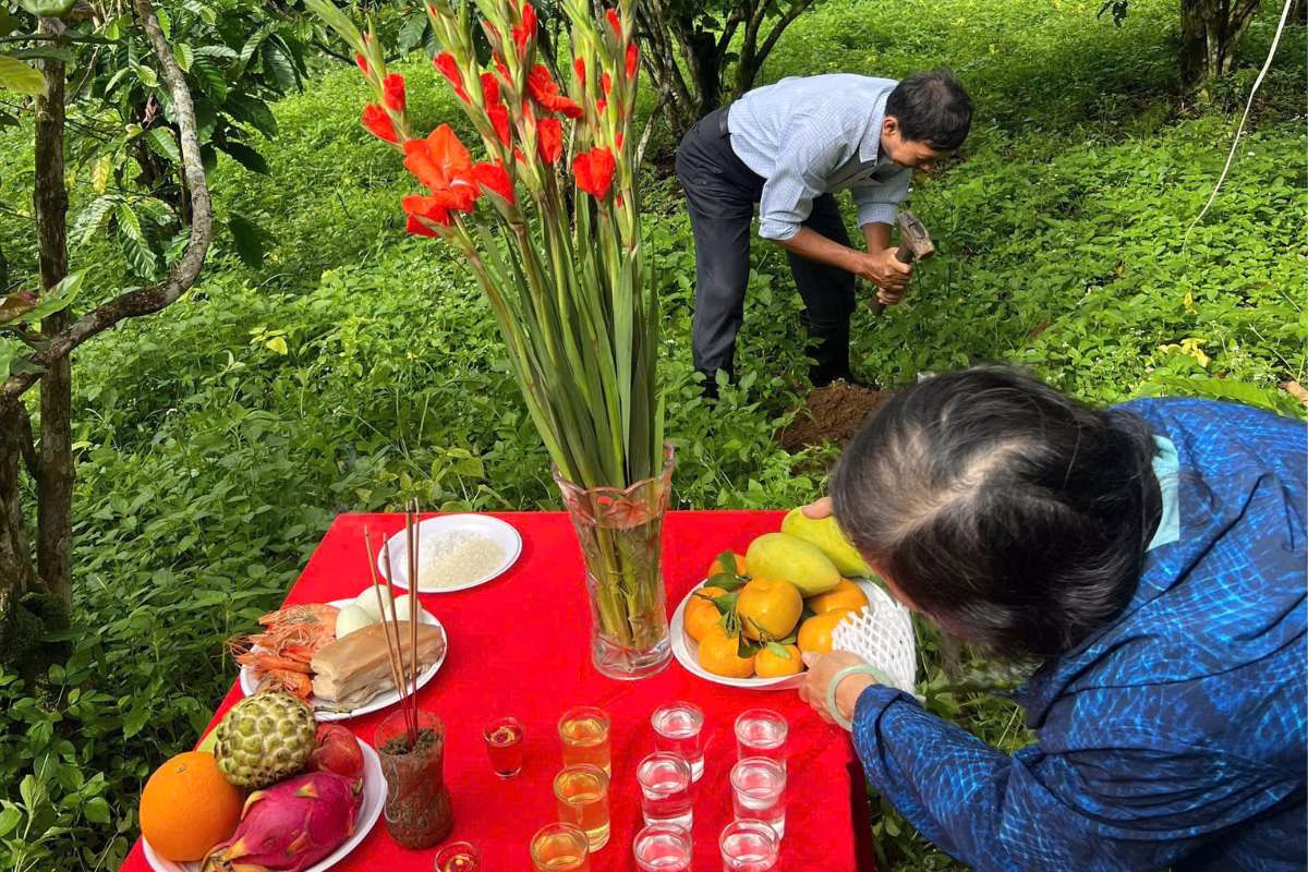 Cư dân Làng Oa Bảo Lộc cúng lễ động thổ