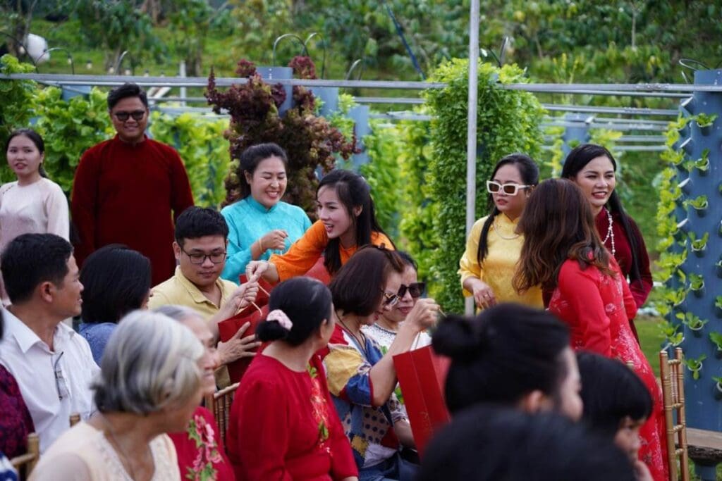 Làng Oa Bảo Lộc: Nơi "Khiếm Khuyết" Tạo Dựng Di Sản Cho Giới Trí Thức cộng đồng cư dân làng oa bảo lộc