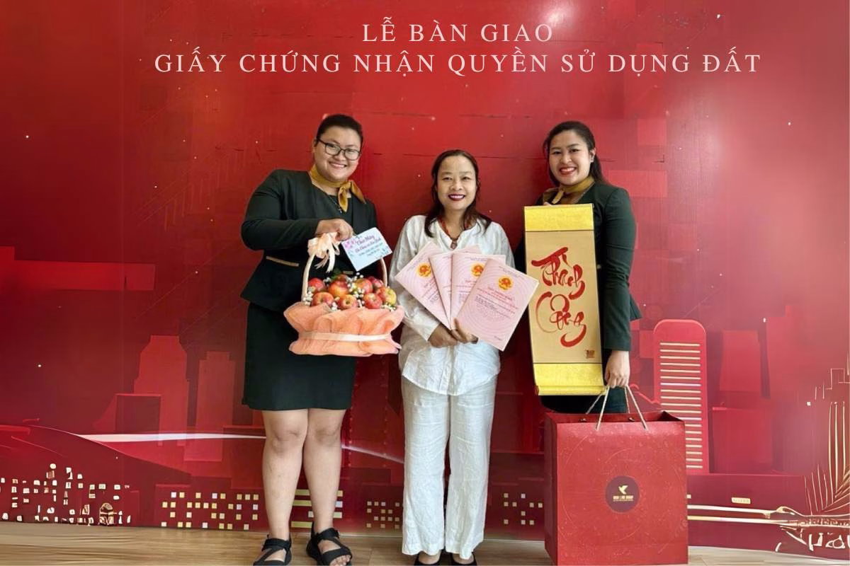 Lễ bàn giao giấy chứng nhận quyền sử dụng đất Làng Oa Bảo Lộc Lâm Đồng