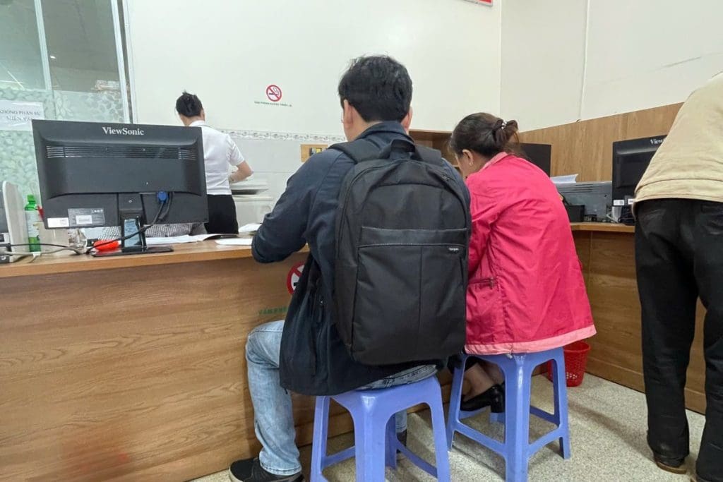 Cư dân công chứng nhận sổ tại Bảo Lộc, Lâm Đồng