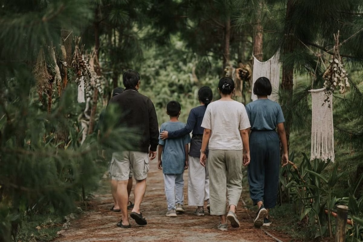 Làng oa là gì? Nơi người thành phố tìm thấy ngôi nhà thứ hai ở bảo lộc aman-bao-loc-gia-dinh-di-bo-rung-thong