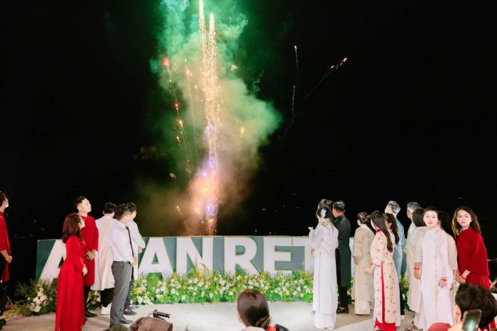 Hơn 100 Khách Hàng Trải Nghiệm Không Gian Sống Tại Làng Oa Retreat pháo hoa đêm giao thừa sự kiện tết rồi về làng thôi 3 làng oa retreat bảo lộc